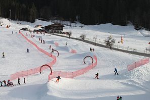 Duży plac zabaw dla snowboardzistów SkiWelt Westendorf