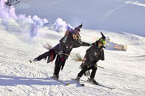 Invierno de brujas Brujas en la pista SkiWelt Söll