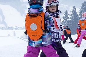 SkiWelt practice meadow Westendorf with children on skis