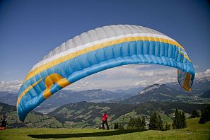 Tandem paragliding vluchten in de zomer SkiWelt_Start