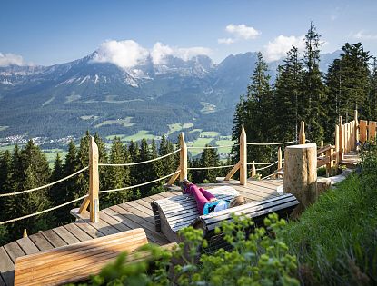 astberg-see-mit-blick-am-aussichtsberg-in-going-zum-bergmassiv-wilder-kaiser-in-skiwelt-wilder-kaiser-brixental-1-4