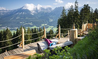 astberg-see-mit-blick-am-aussichtsberg-in-going-zum-bergmassiv-wilder-kaiser-in-skiwelt-wilder-kaiser-brixental-1-5