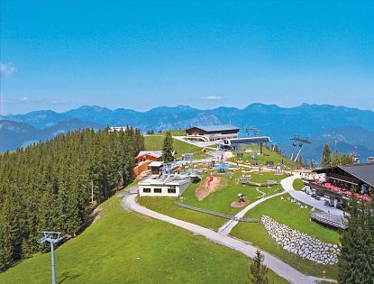 brandstadl-bergstation-bergplateau-scheffau-mit-ausblick-zum-wilden-kaiser-in-skiwelt-wilder-kaiser-brixental-in-kaiserwelt-4