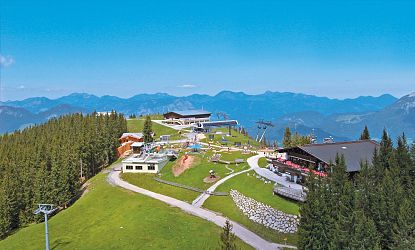 brandstadl-bergstation-bergplateau-scheffau-mit-ausblick-zum-wilden-kaiser-in-skiwelt-wilder-kaiser-brixental-in-kaiserwelt-5