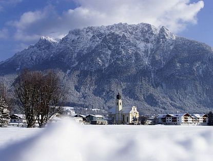 ebbs-im-inntal-bei-kufstein-ortszentrum-im-winter-15