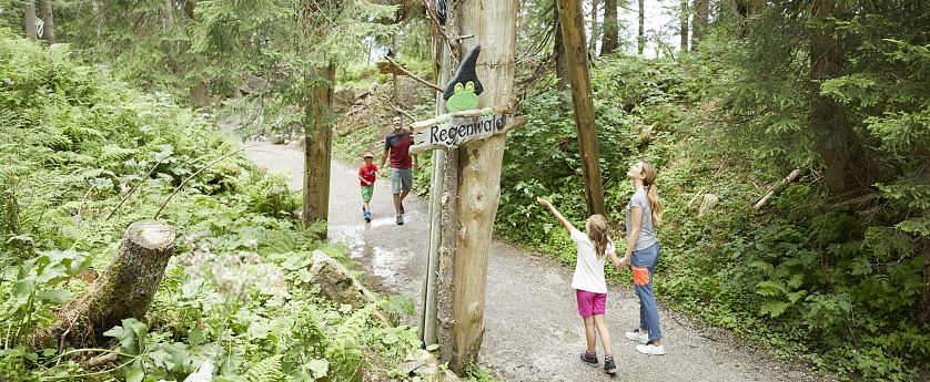 ellmis-zauberwelt-in-ellmau-am-berg-spieplatz-in-skiwelt-wilder-kaiser-brixental-1-2