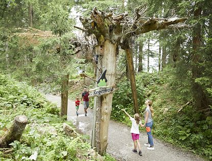 ellmis-zauberwelt-in-ellmau-am-berg-spieplatz-in-skiwelt-wilder-kaiser-brixental-1-4