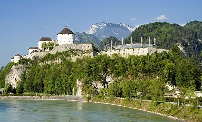 festung-kufstein-mit-mittelalterlichen-ausstellungen-und-veranstaltungsraum-im-turm-bonsupartner-erlebniscard-skiwelt-4-5