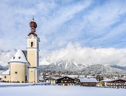 going-am-wilden-kaiser-ortszentrum-im-winter-15