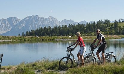 kam-002541-e-bike-fahrer-entlang-des-jochstubnsee-kitzbueheler-alpen-fotograf-kurt-tropper-5