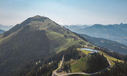 kleine-salve-itter-richtung-hohe-salve-im-sommer-in-skiwelt-wilder-kaiser-brixental-5