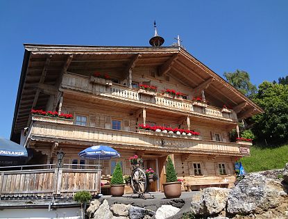 nieding-bergrestaurant-gasthof-in-hochbrixen-auf-sun-trail-in-skiwelt-wilder-kaiser-brixental-3-15