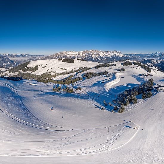 panorama-winter-piste-gipfel-hohe-salve-in-soell-in-skiwelt-wilder-kaiser-brixental-1-10