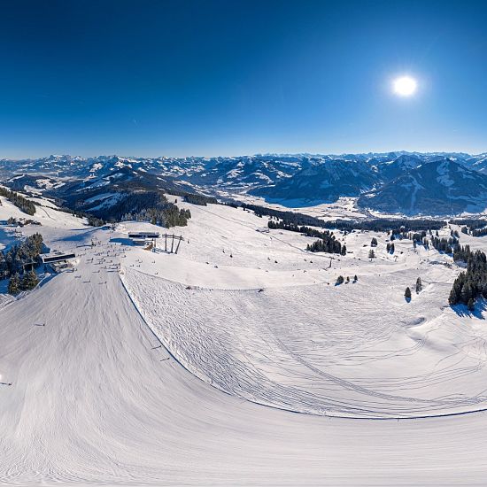 panorama-winter-piste-gipfel-hohe-salve-in-soell-in-skiwelt-wilder-kaiser-brixental-1-21