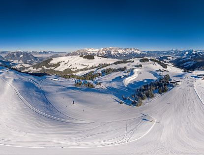 panorama-winter-piste-gipfel-hohe-salve-in-soell-in-skiwelt-wilder-kaiser-brixental-1-26