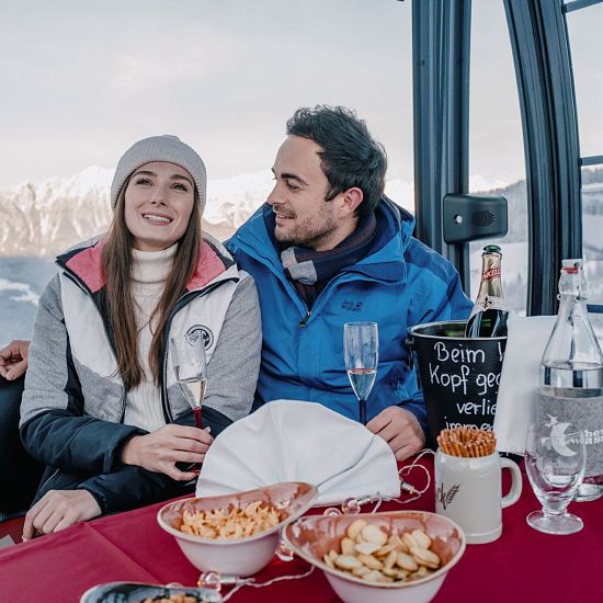 romantische-gondelfahrt-am-abend-mit-sekt-in-skiwelt-soell-10