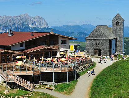 salvenkirche-hohe-salve-kapelle-am-berg-gipfel-im-sommer-in-skiwelt-wilder-kaiser-brixental-5-4