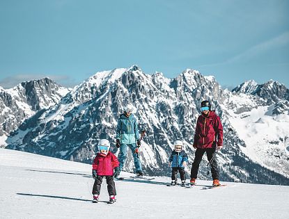 scheffau-skifahren-familien-winter2020-gartner-mathaeus-6-4