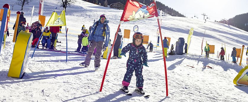 skiwelt-wilder-kaiser-brixental-bunt-winter-skischule-hexenkinderland-kinder-2